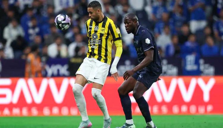 أمام 10 لاعبين.. الهلال يسقط في كلاسيكو الاتحاد ويُهدي النصر الصدارة