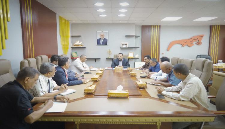 محافظ العاصمة عدن يمنح الجهات المختصة مهلة أسبوع لإنهاء أزمة الغاز
