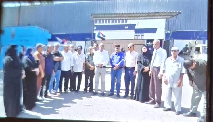 تعليقا على اغلاق مقر المجلس الانتقالي.. عيدروس يكتب : رسائل غير مبشرة 