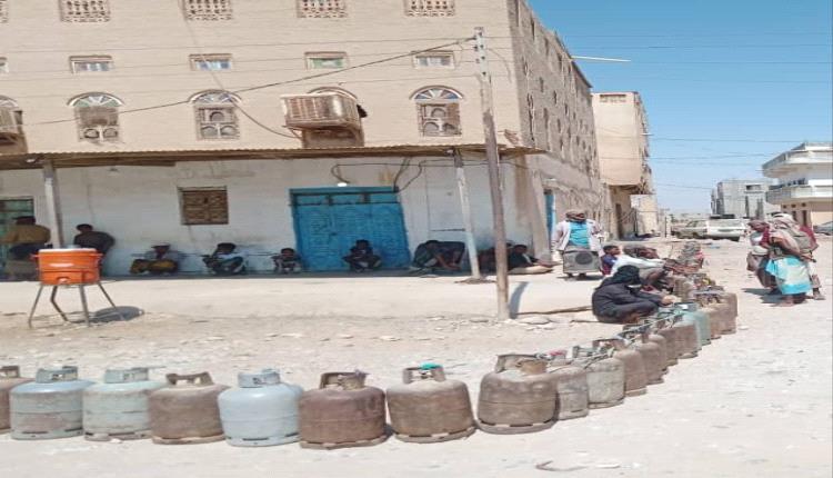 أزمة غاز في ميفعة شبوة: الأهالي يصطفون للحصول على إسطوانة لرمضان