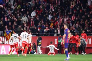 جيرونا يصعق برشلونة.. ويُبقي ريال مدريد في الصدارة