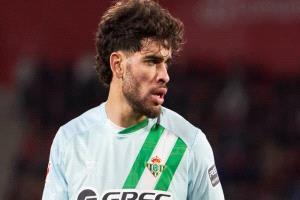 الزلزولي يصارع فالفيردي وقاهر برشلونة على لاعب الشهر