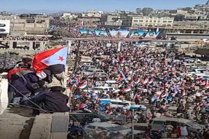 عاجل..صور لتوافد الحشود الى مليونية الثبات والصمود والتحدي في الضالع