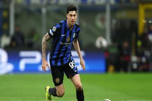 بعد الواقعة المؤسفة.. رئيس وزراء إيطاليا الأسبق يطالب بطرد باستوني من المنتخب