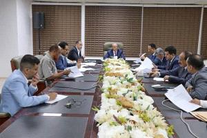 «المركزي اليمني» يقاوم ضغوط البنوك وشركات الصرافة
