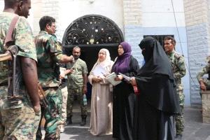 عقب لقاء جمعهم مع محافظ عدن...تحرك ميداني مباشر للجنة الوطنية للتحقيق 
