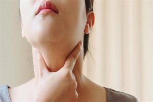 أطعمة ضرورية لدعم صحة الغدة الدرقية