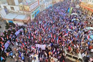 تقرير خاص يستعرض ثبات جماهير الجنوب ورسالتها الحاسمة في تجديد العهد ورفض الوصاية