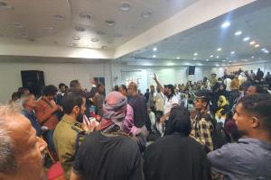 فشل اجتماع وكيل جرحى عدن وسط اتهامات بـ"المتاجرة" بالحقوق والاستثمار السياسي
