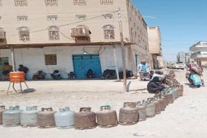 أزمة غاز في ميفعة شبوة: الأهالي يصطفون للحصول على إسطوانة لرمضان