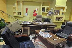 ارفعوا أيديكم عن فتحي بن لزرق ومؤسسته الإعلامية..!