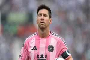 غموض حول الطريقة.. ميسي يستقر على العودة إلى برشلونة