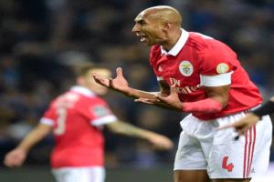 ضريبة موقفه.. أسطورة بنفيكا يتعرض للتهديد والعنصرية بسبب فينيسيوس