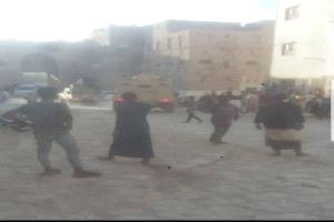 القوات اليمنية تشن حملة مداهمات واعتقالات تعسفية في سيئون