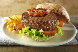 أطعمة تدمر الدماغ وتسبب الإكتئاب !