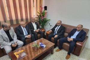 وزير الاتصالات وتقنية المعلومات يطلع على سير العمل بشركة "تيليمن" 
