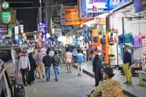 مالكو البسطات بكريتر يدحضون إشاعات 