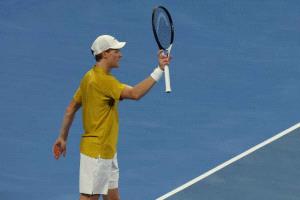 سينر يستهل مشواره في بطولة قطر المفتوحة للتنس بفوز سهل