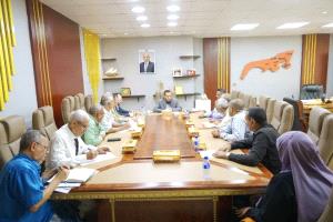 وزير الدولة محافظ عدن يناقش نشاط وخطط الصندوق الاجتماعي للتنمية