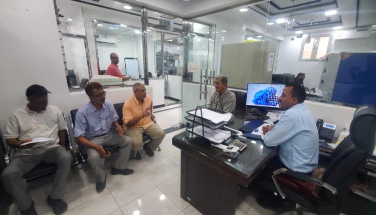 عدن.. إجراءات وزارية لضبط المخزون الاستراتيجي وتأمين احتياجات السوق من السلع