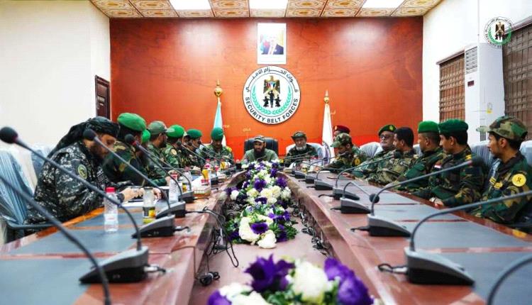 اجتماع أمني لقادة الأحزمة يؤكد الجاهزية لتنفيذ توجيهات القيادة العليا

 