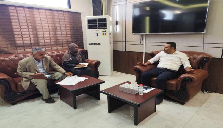 عدن.. وزارة الصحة تبحث مع الصحة العالمية أهمية مضاعفة الجهود وتكثيف العمل المشترك