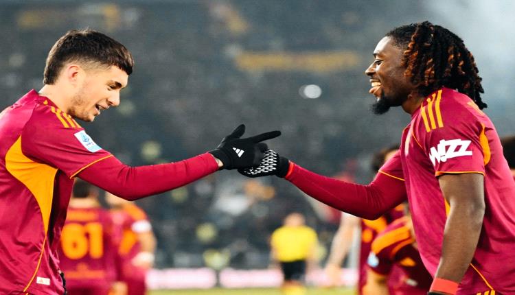 روما يعبر ساسولو ويتقاسم وصافة الكالتشيو مع ميلان 