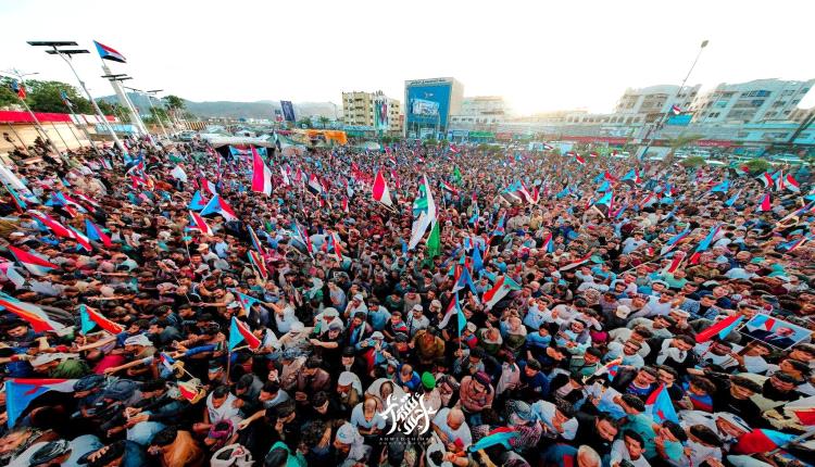 مختار اليافعي من الرياض يعلق على حل الانتقالي برعاية سعودية 