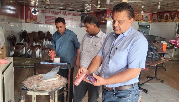 مدير عام المنصورة يوجه باتخاذ إجراءات رادعة بحق المطاعم المخالفة للإشتراطات الصحية

