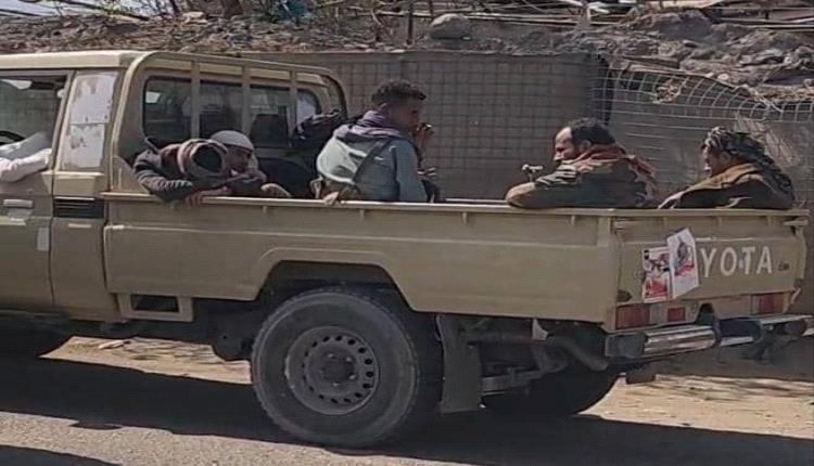 قوات من درع الوطن والعمالقة في العند تقطع الطريق وتحاول منع وصول الحشود الزاحفة إلى عدن من الضالع ويافع وردفان
