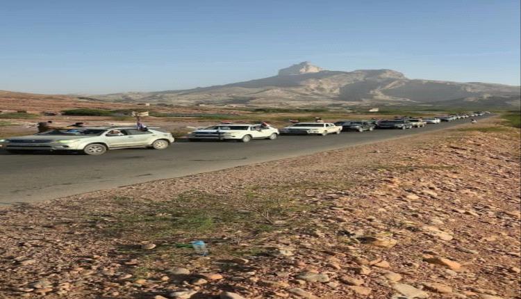 موكب محافظ الضالع يتجه إلى عدن اللاحتشاد تأييدًا للإعلان الدستوري 