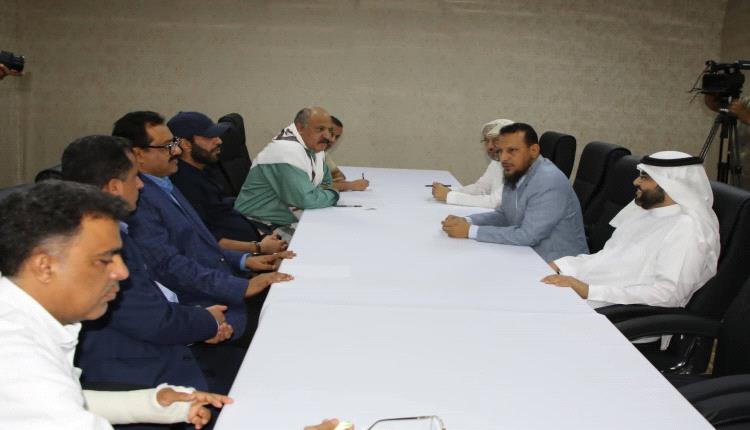 استقرار إمدادات الغاز والوقود وتحسين الخدمات على طاولة النقاش مع المستشار الشهراني