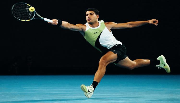 ألكاراز يهزم والتون في مستهل سعيه لإحراز لقب أستراليا المفتوحة للتنس 