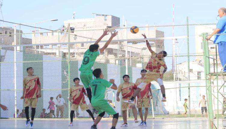 فريق الميناء يهزم شمسان في بطولة أندية عدن للكرة الطائرة 