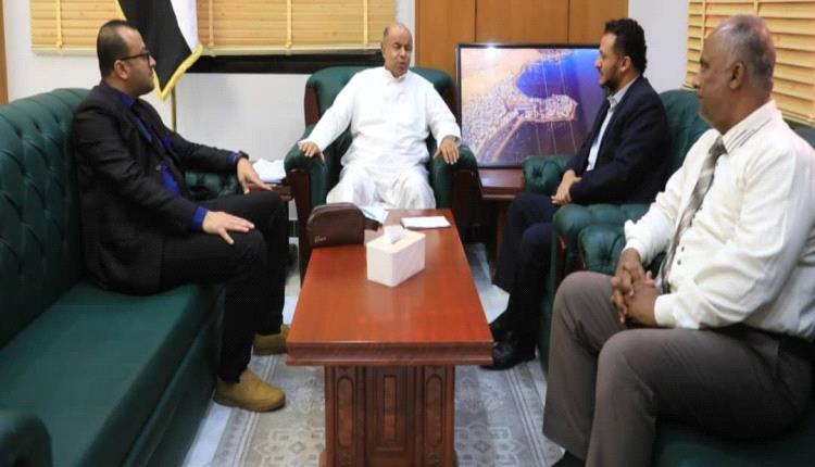 عضو مجلس القيادة الرئاسي يبحث مع قيادة كاك بنك توسيع الشراكة لدعم التنمية والاستثمار