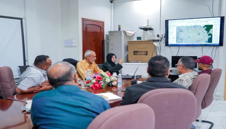 اجتماع لمناقشة إعداد قاعدة بيانات مكانية باستخدام نظام (GPS) بمحافظة عدن
