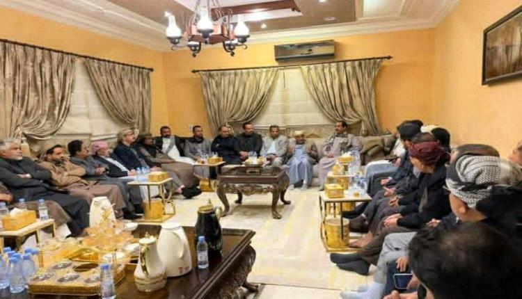 اجتماع في الرياض يثير جدلًا في أبين وسط اتهامات بالفساد والإقصاء
