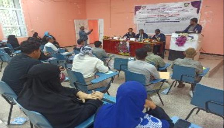 مناقشة رسالتي الماجستير لباحثين بقسم التربة والهندسة الزراعية بكلية الزراعة بلحج