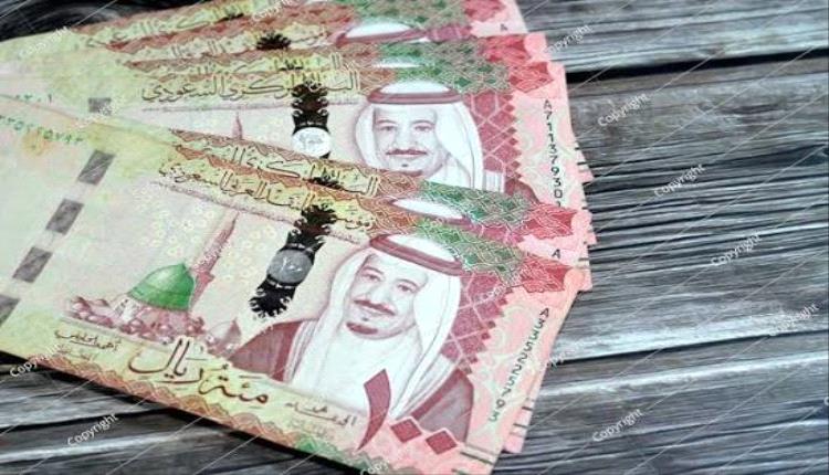 تساؤلات حول فرض شركات الصرافة بعدن قيوداً على مصارفة العملة الأجنبية