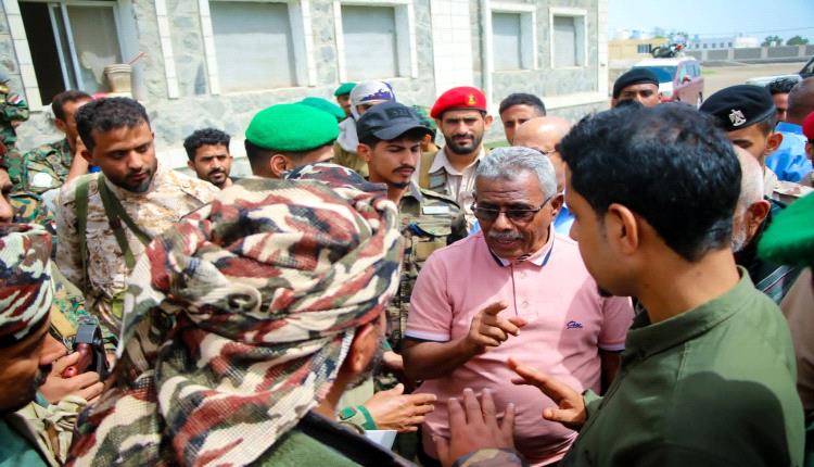 قوات الأمن الوطني تتسلم عددا من المعسكرات في العاصمة عدن 