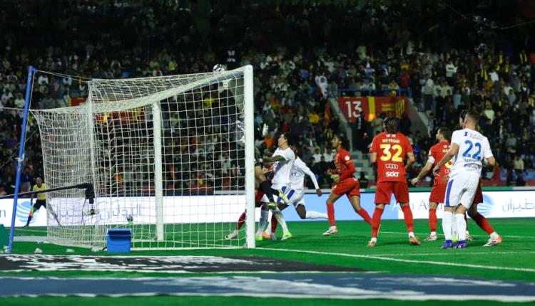 التعادل يحسم قمة القادسية والهلال ويشعل صدارة دوري روشن 