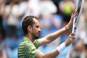 ميدفيديف يحجز مقعده في الدور الثاني ويقود كوكبة المتأهلين في ملبورن