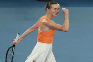 سفيتولينا تسحق غوف وتلاقي سابالينكا في نصف نهائي بطولة أستراليا المفتوحة للتنس