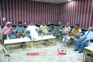 لقاء يجمع المستشار الشهراني بذوي وأسر الشهداء في عدن