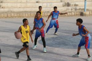 سيئون يكسب أتحاد حضرموت ويتصدر بطولة الريادة للبراعم لكرة السلة