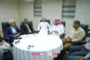 استعراض أوضاع المعلمين في لقاء جمع السلطة المحلية في العاصمة عدن والمستشار الشهراني 