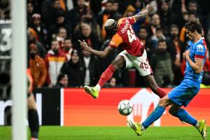 طعنة صادمة تحرم أتلتيكو من انتصار ثمين في أبطال أوروبا