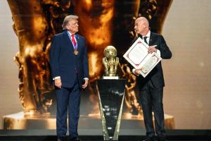 سياسي فرنسي يطالب "الفيفا" باستبعاد أمريكا من استضافة كأس العالم 2026