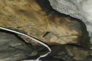 جريمة تهز الوجدان.. تدنيس المصاحف الشريفة في "مجاري" قرية شعب عمرين بتعز