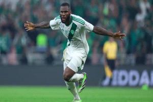 كيسي يعود لتشكيل أهلي جدة أمام الخلود